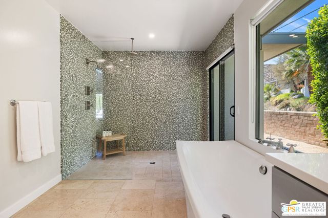 290 W Lilliana Drive, Palm Springs CA: https://media.crmls.org/mediaz/7d989491-d5a6-45ab-9576-f492bf66b6ca.jpg