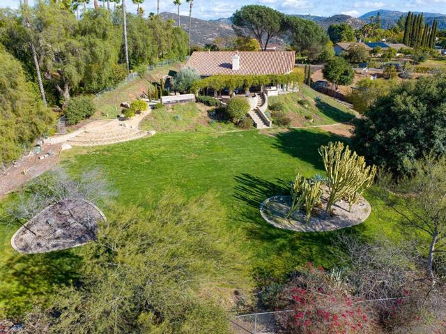 2610 Sunset Hills, Escondido CA: https://media.crmls.org/mediaz/7d98cadc-6495-456e-9812-4cf446405a71.jpg