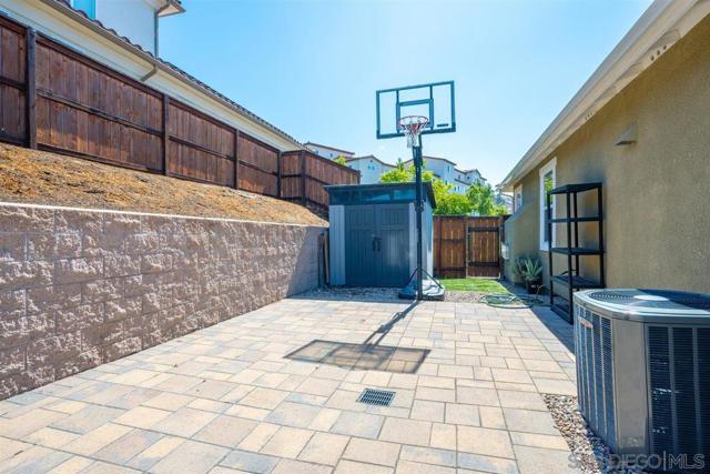 3190 Violet St, San Luis Obispo CA: https://media.crmls.org/mediaz/7d98eb3a-4cde-4856-9063-a55dacee9b46.jpg