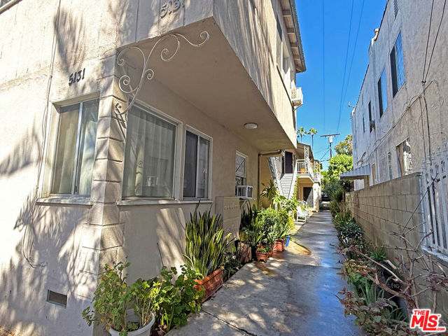5131 Clinton Street photo 3