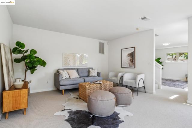 911 Aquarius Way, Oakland CA: https://media.crmls.org/mediaz/7d9a2188-9b4f-4055-acc6-0e96839a63d9.jpg