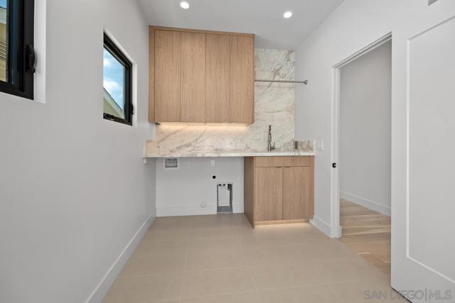 1009 Arcadia Road, Encinitas CA: https://media.crmls.org/mediaz/7d9a6422-ffad-44e7-a516-971a8b4608dd.jpg