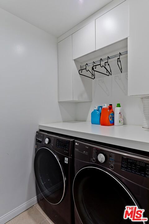 1521 S HAYWORTH Avenue, Los Angeles CA: https://media.crmls.org/mediaz/7d9a84f4-b55d-4647-b786-00591196213f.jpg
