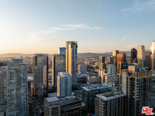 1155 S Grand Avenue, Los Angeles CA: https://media.crmls.org/mediaz/7d9ac9a0-22b2-441a-9f19-25b959859319.jpg