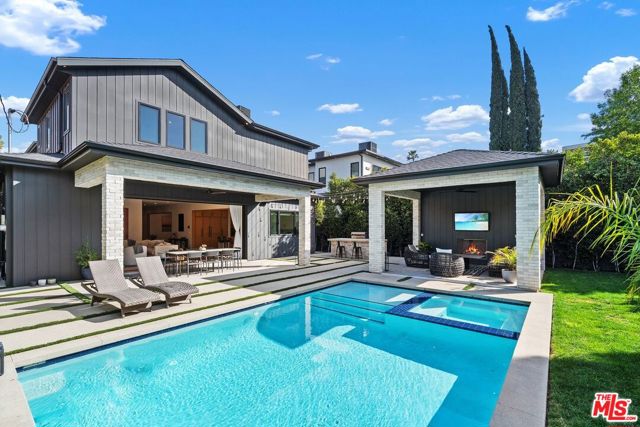 4937 Rubio Avenue, Encino CA: https://media.crmls.org/mediaz/7d9b7cfd-8959-4429-8210-014323b77af5.jpg