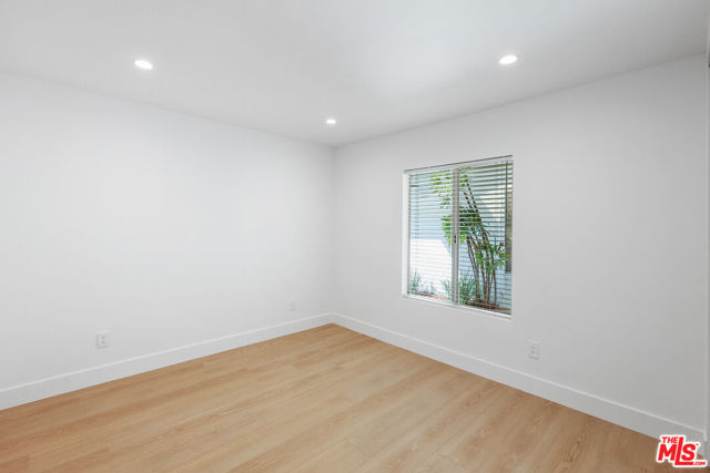 4344 Gayle Drive, Tarzana CA: https://media.crmls.org/mediaz/7d9bdd5d-2b8e-40ee-a0b9-1875d6616906.jpg