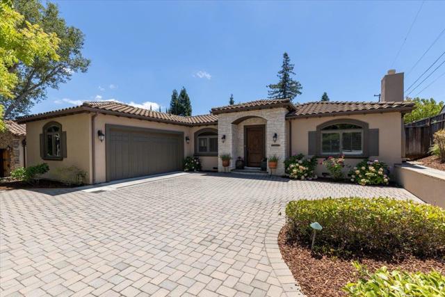 17820 Daves Avenue, Monte Sereno CA: https://media.crmls.org/mediaz/7d9c2c3a-4346-4f61-811d-f47dff1bf84e.jpg