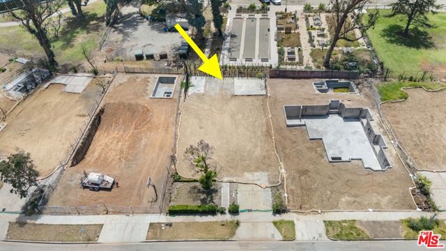 821 Alma Real Drive photo 2