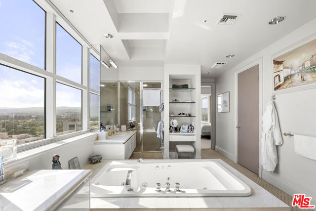 10380 Wilshire Boulevard, Los Angeles CA: https://media.crmls.org/mediaz/7d9c77c1-b40e-41ed-8204-5ab0de29757c.jpg