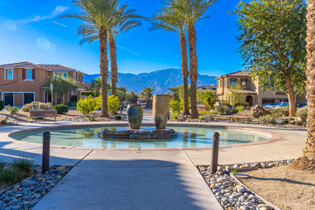 35425 Domani Drive, Palm Desert CA: https://media.crmls.org/mediaz/7d9e07b9-1828-459e-b296-fb7b483bcf8b.jpg