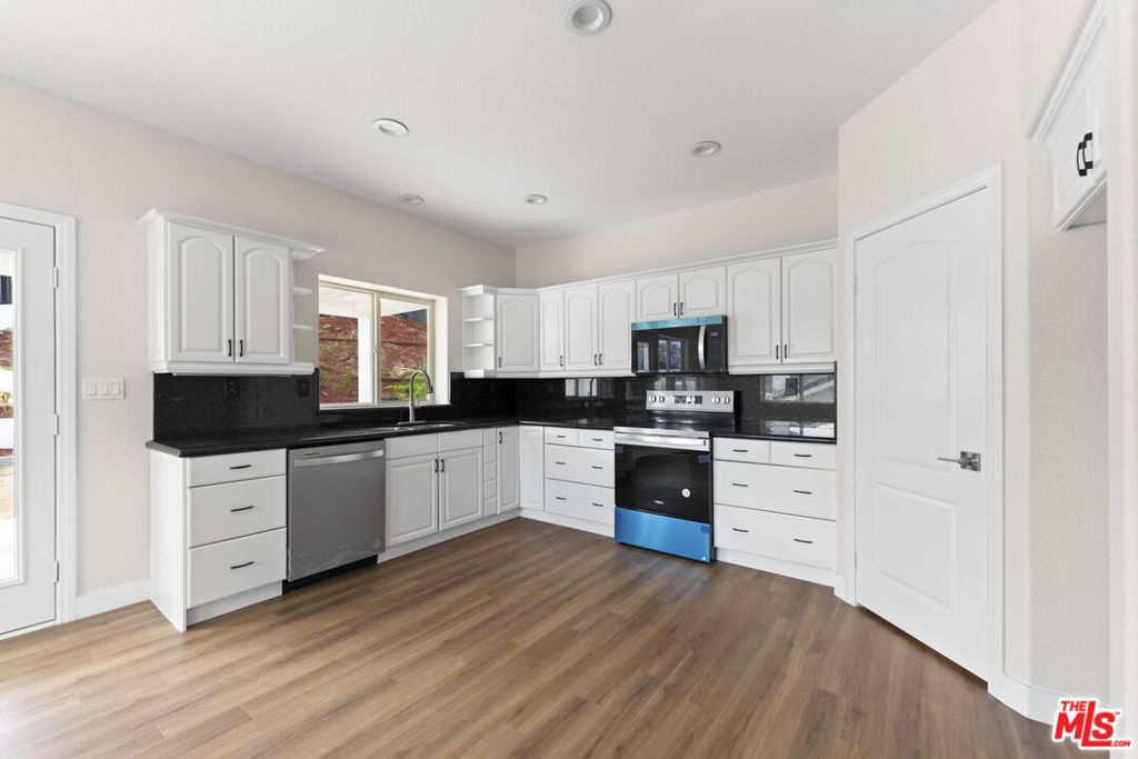 MLS #25499043 img 32