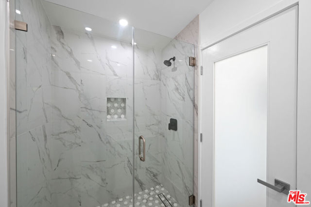 25154 Malibu Rd, Malibu CA: https://media.crmls.org/mediaz/7da0408c-0f23-452c-ad56-8287a0f4a803.jpg