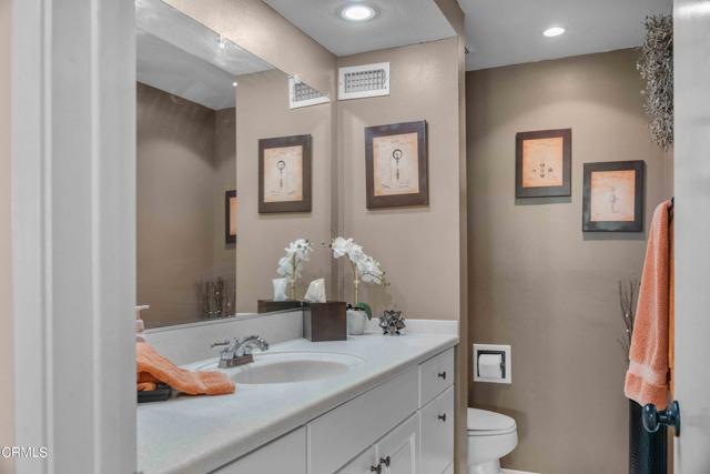Detail Gallery Image 8 of 36 For 1352 Morrow Cir, Thousand Oaks,  CA 91362 - 3 Beds | 2/1 Baths