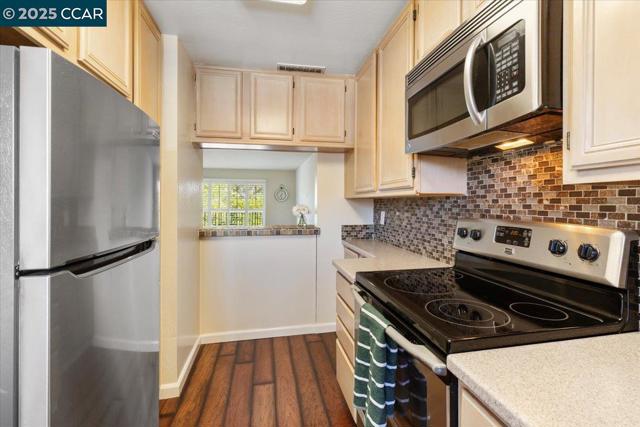 1790 Ellis St, Concord CA: https://media.crmls.org/mediaz/7da05283-6a98-4995-8f8f-193d2a47372b.jpg