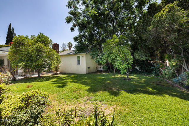 11215 Lull Street, Sun Valley CA: https://media.crmls.org/mediaz/7da09887-c157-4047-8629-b5aa85de9fa3.jpg