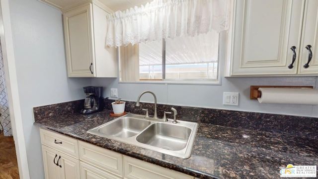 18555 Roberts Road, Desert Hot Springs CA: https://media.crmls.org/mediaz/7da0ecc7-c4b2-4558-bc6b-809dbc7094a9.jpg