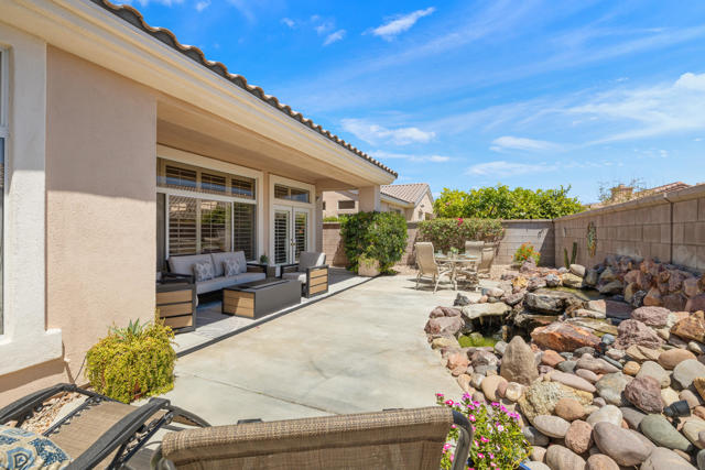 37396 Pineknoll Avenue, Palm Desert CA: https://media.crmls.org/mediaz/7da0ef3e-3582-4660-a3af-ef626efd11e3.jpg