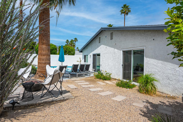 913 Arroyo Vista Drive, Palm Springs, CA 92264