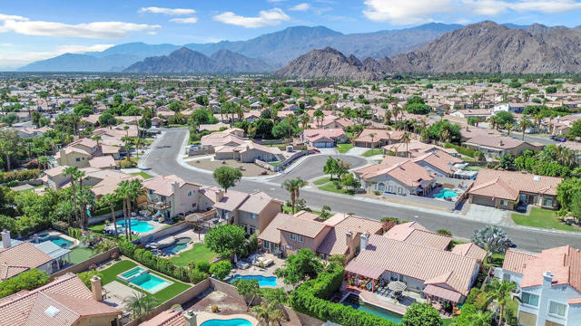 44310 Villeta Drive, La Quinta CA: https://media.crmls.org/mediaz/7da33e0c-6280-40ae-9e28-a2391b721e25.jpg