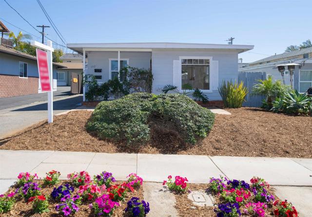 Detail Gallery Image 3 of 19 For 157 & 157 1/2 Maple Ave, Carlsbad,  CA 92008 - 3 Beds | 2 Baths