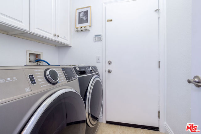 29266 Pilgrim Court, Valencia CA: https://media.crmls.org/mediaz/7da36e25-b1c7-4dc1-9e30-5decf355be17.jpg