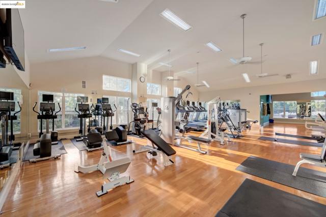 96 Bayside Ct, Richmond CA: https://media.crmls.org/mediaz/7da37444-b140-4648-a0e5-a3941de06d5e.jpg