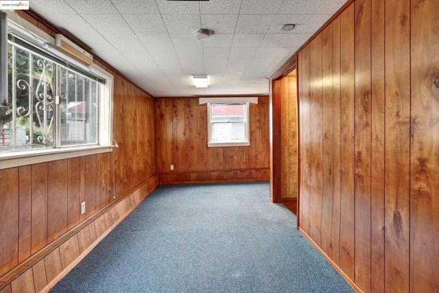 536 Pomona Ave, Albany CA: https://media.crmls.org/mediaz/7da42236-78c6-43bc-8556-acaa43dce32e.jpg