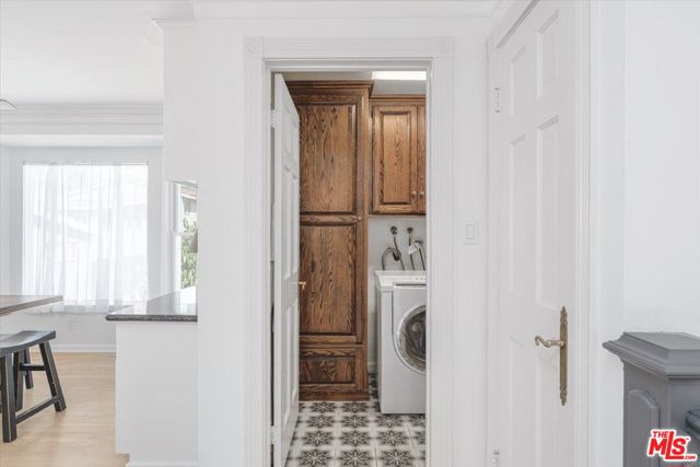 2407 Bayview Drive, Manhattan Beach CA: https://media.crmls.org/mediaz/7da498db-2acc-4940-821d-5163d8af0ef2.jpg