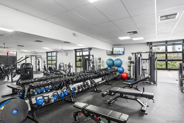 17489 Carnton Way, San Diego CA: https://media.crmls.org/mediaz/7da50175-c211-426a-be0f-5089afd85668.jpg