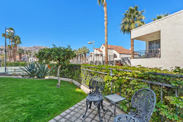 73322 Shadow Mountain Drive, Palm Desert CA: https://media.crmls.org/mediaz/7da67e51-4bb1-44d5-bbb5-035f24b8e913.jpg