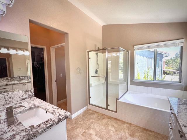 37710 Sprucewood Ln, Murrieta CA: https://media.crmls.org/mediaz/7da6d63d-2eeb-4399-905e-6570b457b8e0.jpg