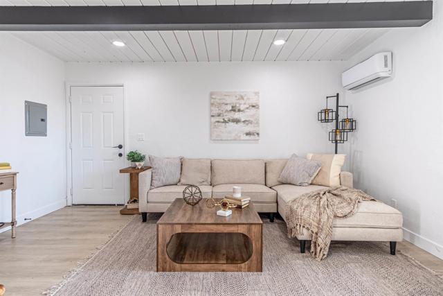 2813 15 46Th St, San Diego CA: https://media.crmls.org/mediaz/7da80346-a136-4181-8f61-74d3a655b1ff.jpg