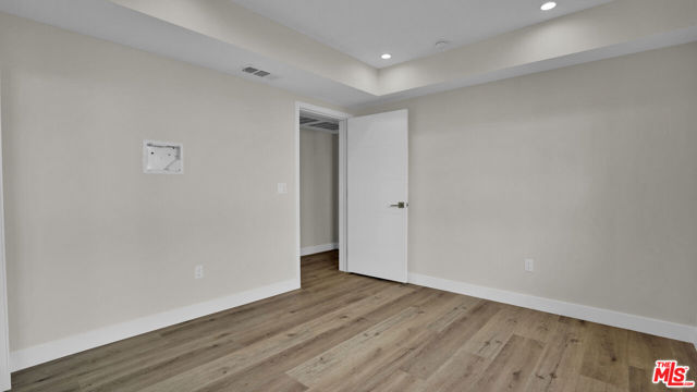 846 S Mariposa Avenue, Los Angeles CA: https://media.crmls.org/mediaz/7da845c4-8314-428b-ba29-87c56339d764.jpg
