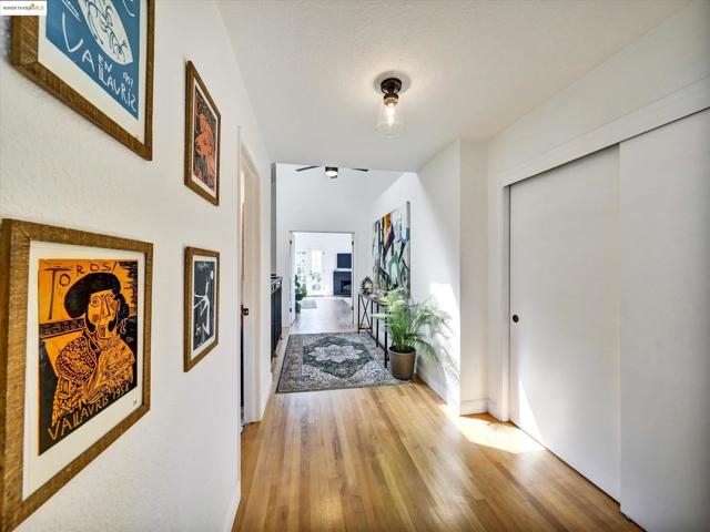 336 Washington Ave, Richmond CA: https://media.crmls.org/mediaz/7da86926-7308-4561-88fc-c372290148b7.jpg