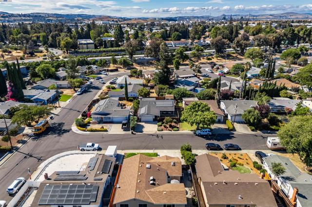 3454 Halifax Way, Concord CA: https://media.crmls.org/mediaz/7da8f1a9-ff00-4c4c-8f63-a3790656c8ae.jpg