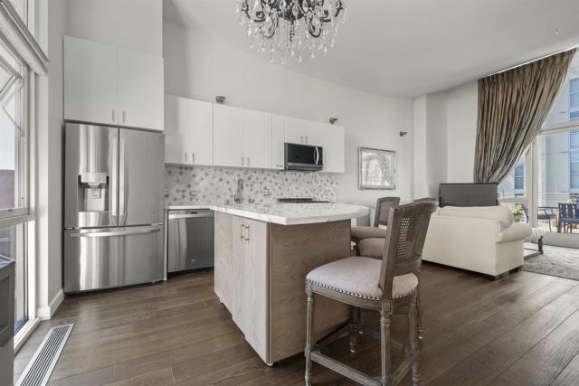 3788 Park Blvd, San Diego CA: https://media.crmls.org/mediaz/7da9097e-6762-4542-8a9a-257f0ab28f5c.jpg