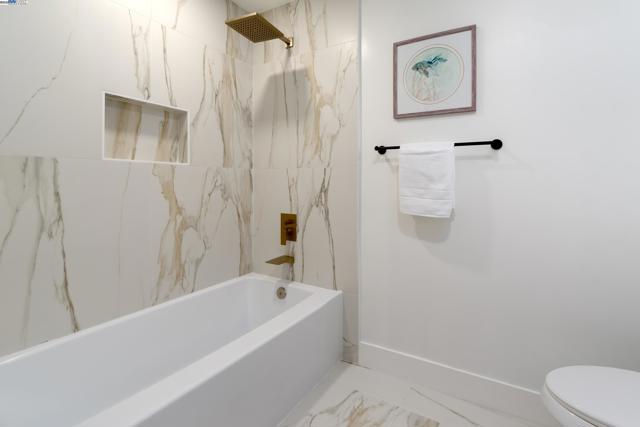 1984 Brooktree Way, Pleasanton CA: https://media.crmls.org/mediaz/7da97f30-0066-4646-94c3-c6b4558ca561.jpg