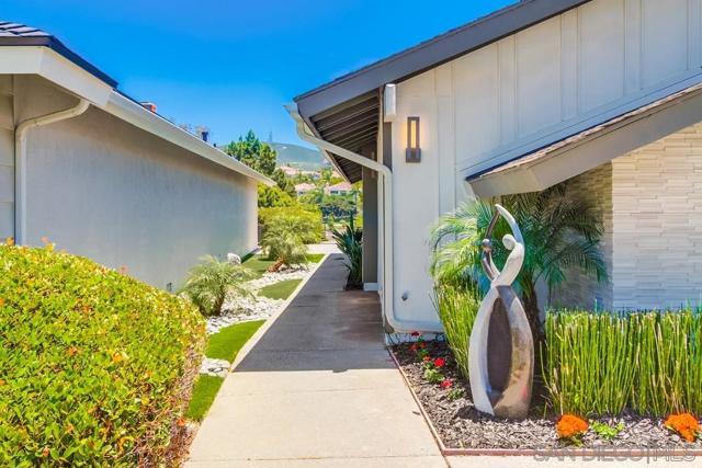 1315 Camino Linda Dr, San Marcos CA: https://media.crmls.org/mediaz/7daa3b2c-df7a-466b-bbb3-7eae3fb32e86.jpg