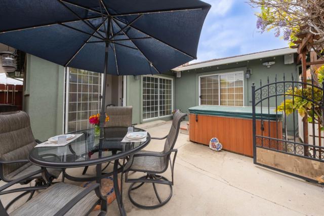 607 La Mesa Drive, Salinas CA: https://media.crmls.org/mediaz/7daac7f4-3efa-41e8-876f-7fb0dd78f655.jpg