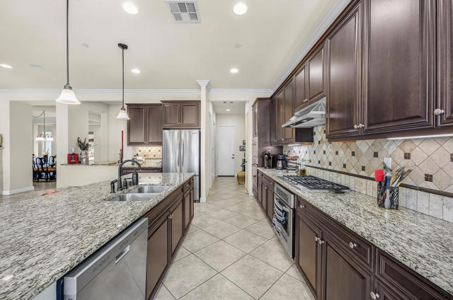 81569 Corte Monteleon, Indio CA: https://media.crmls.org/mediaz/7daada23-1933-4319-a988-837ff617296b.jpg