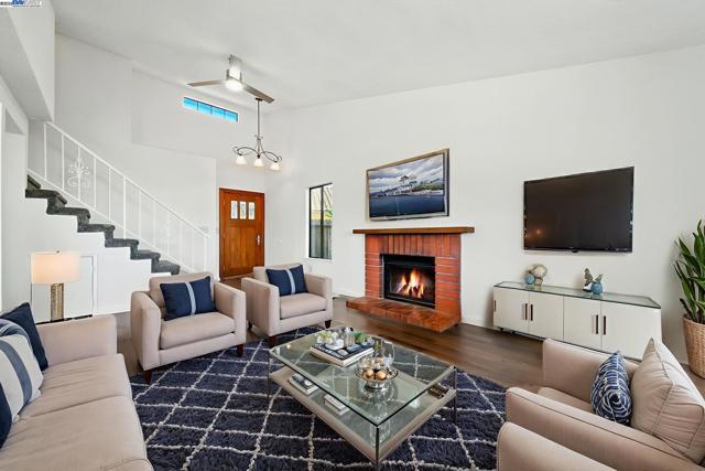 2524 Brazil Ct, Antioch CA: https://media.crmls.org/mediaz/7daae27d-5a19-415f-aae4-bdeb9ed74dc7.jpg