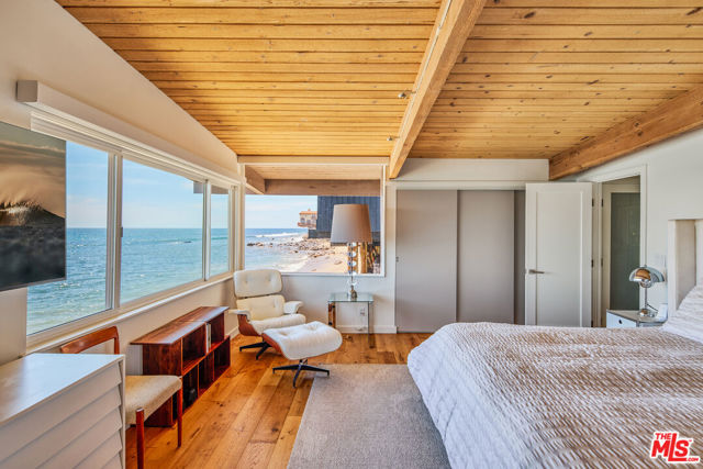 24246 Malibu Road photo 11