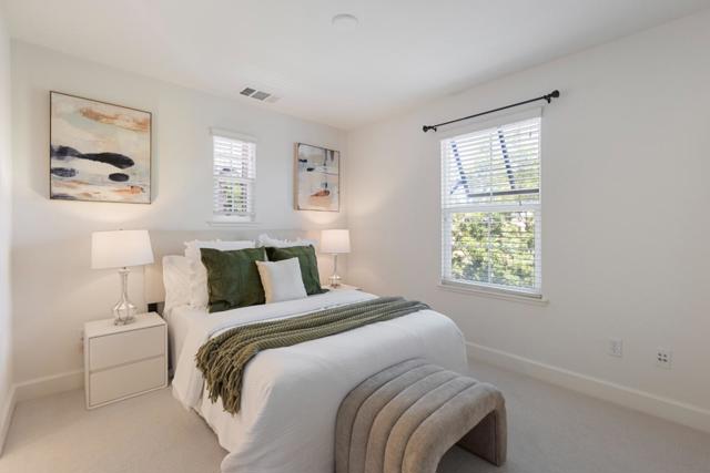 211 Okeefe Way, Mountain View CA: https://media.crmls.org/mediaz/7dab25ed-a3d0-4a88-b0f0-c709386bad9e.jpg
