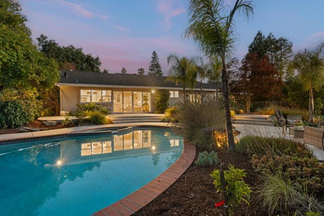 17583 Daves Avenue, Monte Sereno CA: https://media.crmls.org/mediaz/7dab7822-d85c-4498-92f2-1ef0ff16315d.jpg