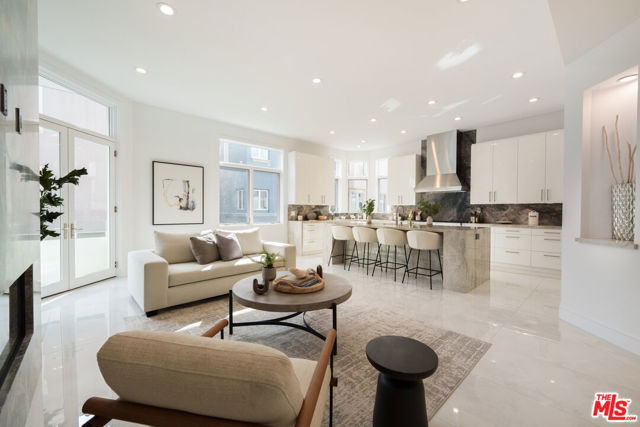 142 Union Jack Mall, Marina del Rey CA: https://media.crmls.org/mediaz/7dabe197-c451-415c-b52a-5a0f9aeafed7.jpg