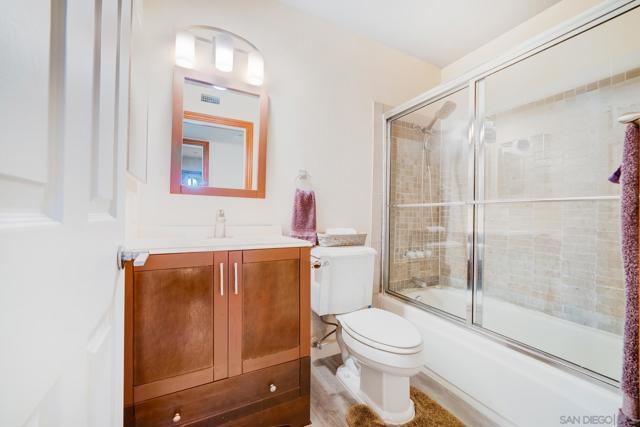 6433 La Paloma Street, Carlsbad CA: https://media.crmls.org/mediaz/7dabff8f-6bfc-4515-9e4b-c2e9194381a5.jpg