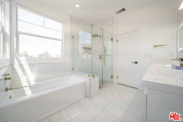 8004 Rose Street, Paramount CA: https://media.crmls.org/mediaz/7dac2043-f8fb-44cd-b2ff-7b3fff297bb2.jpg