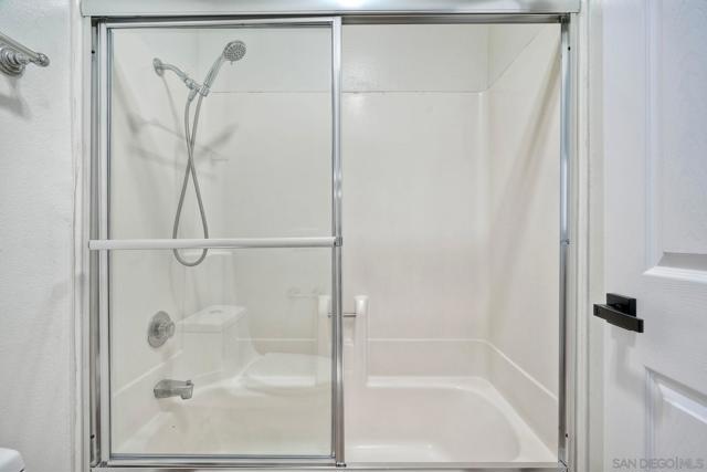 10143 Caminito Volar, San Diego CA: https://media.crmls.org/mediaz/7dad3733-7f65-4142-8599-01946e17b54a.jpg