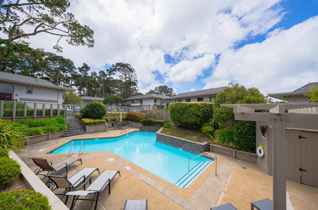 60 Skyline Crest Drive, Monterey CA: https://media.crmls.org/mediaz/7dad85e8-a635-4914-9c97-135b90b83f42.jpg