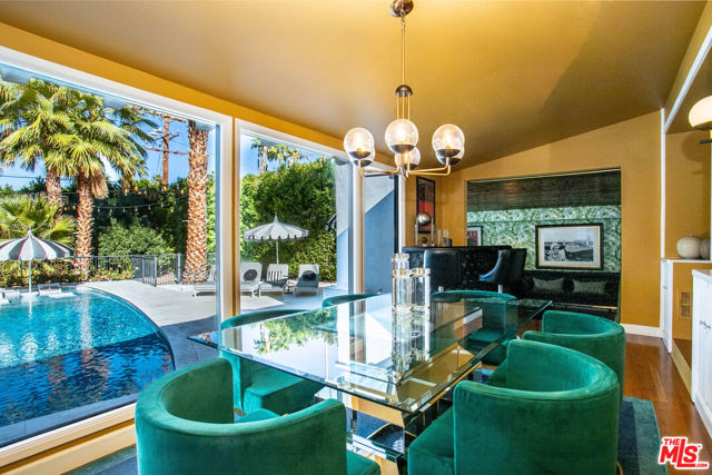 148 W Camino Descanso, Palm Springs, CA 92264